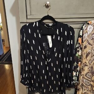 Alice + Olivia Black and White Patterned Blouse